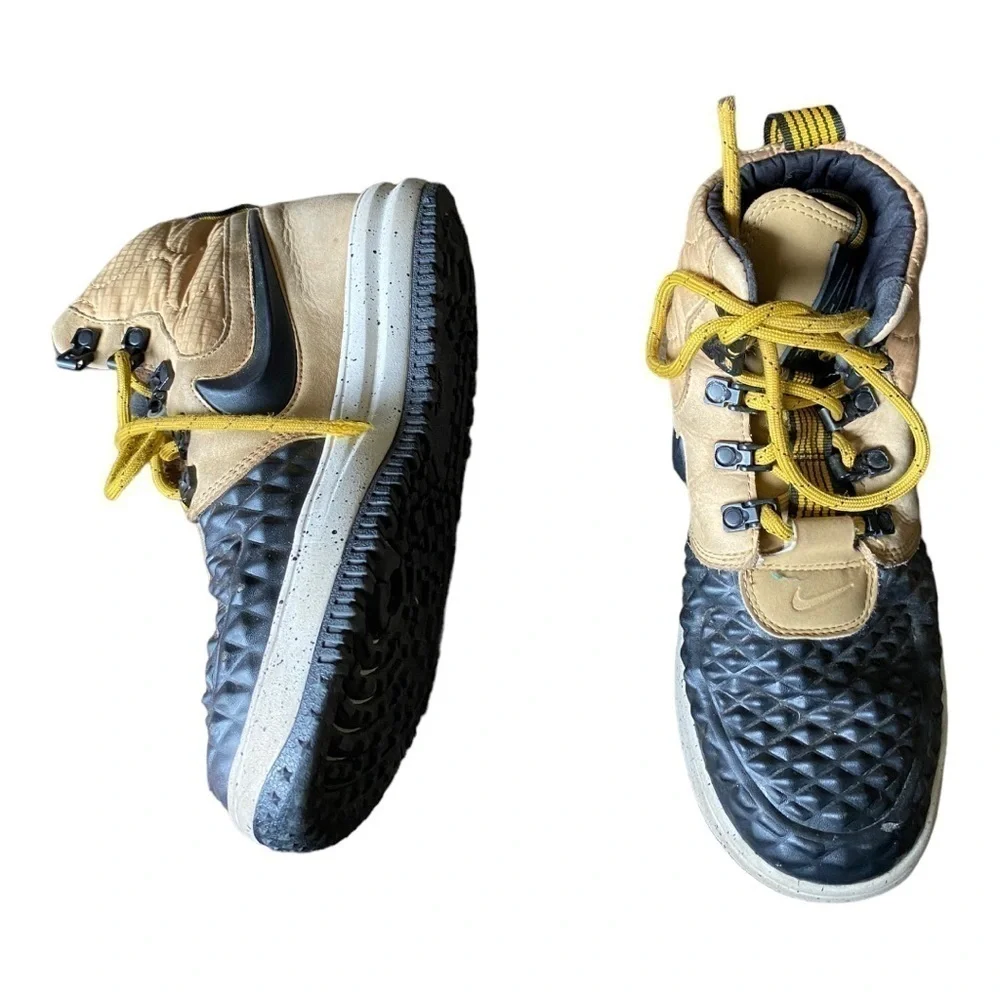 water Shield Nike boot Size 6.5y - Nike Lunar Force 1 Duckboot Metallic Gold